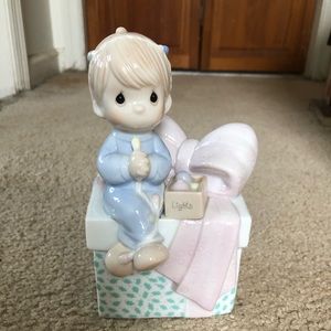 Precious Moments Christmas Nightlight